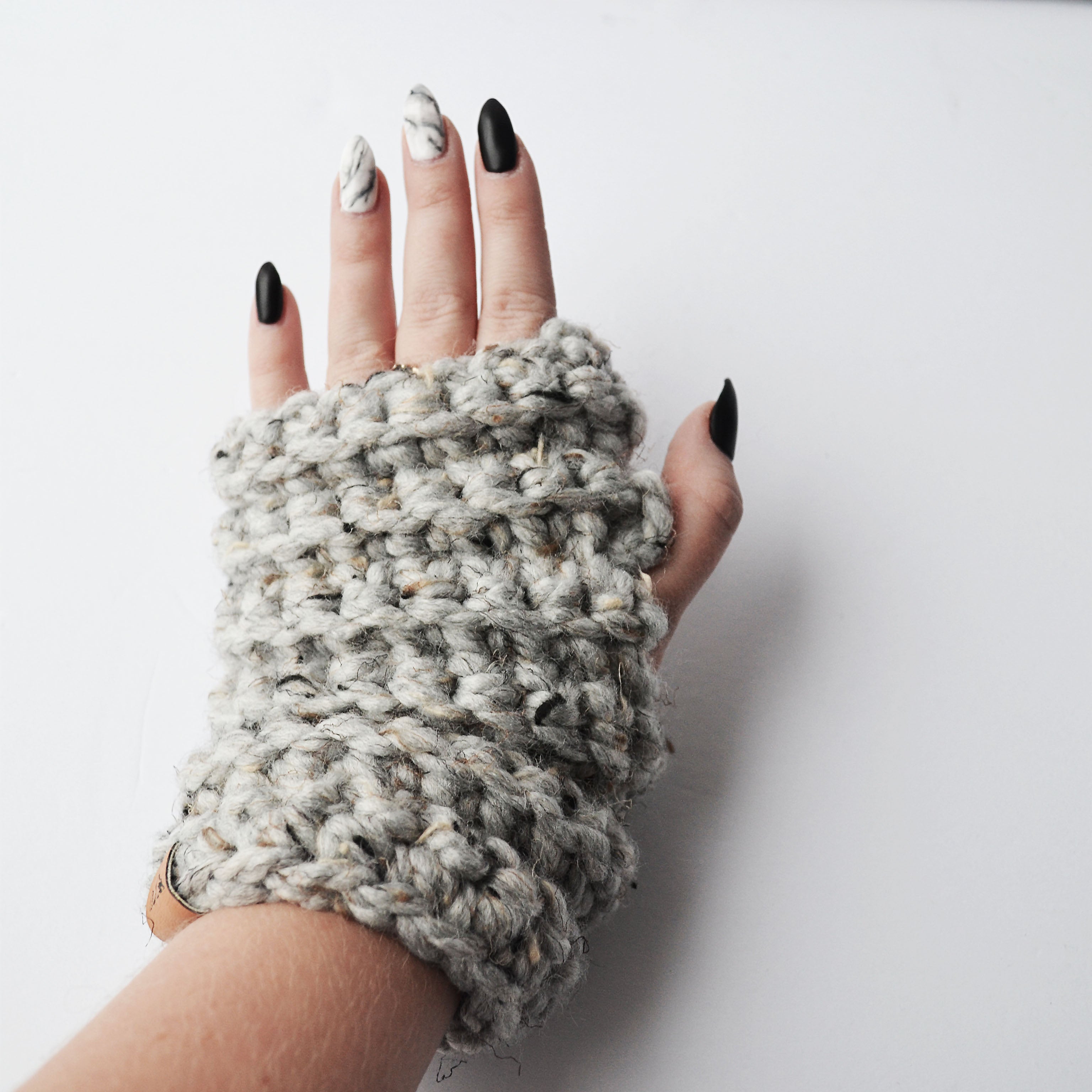Crochet Pattern: Hella Chunky Handwarmers